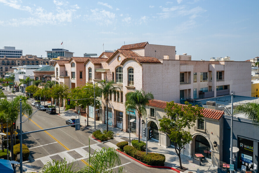 More Photos Of 301-333 N Canon Dr, Beverly Hills Office For Lease