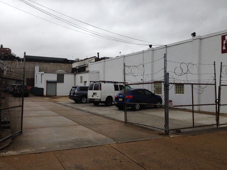 More Photos Of 70-74 Prospect St, Paterson Storefront Retail Office For Lease