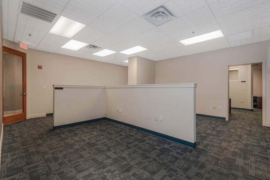 More Photos Of 3001 N 29th Ave, Hollywood Unknown For Lease
