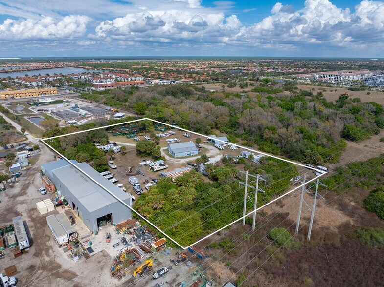 More Photos Of 3530 Laurel Rd E, North Venice Specialty For Sale