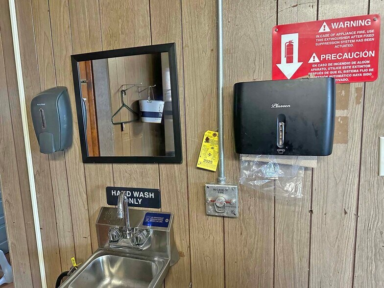 More Photos Of 982 W Center St, Sheppton Bar For Sale