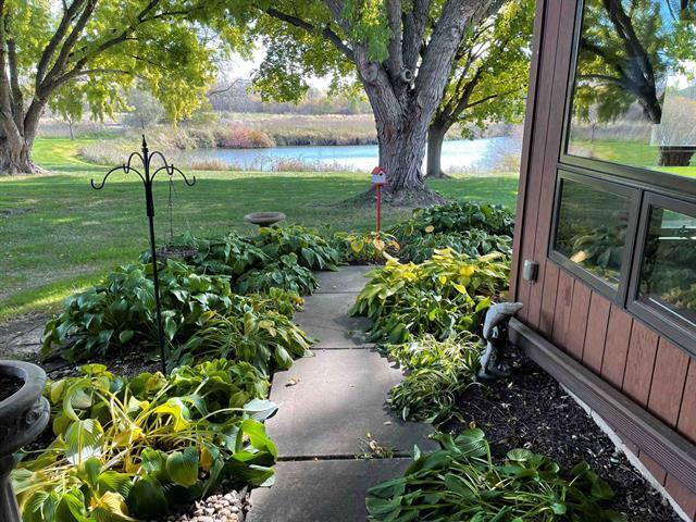 More Photos Of 6562 Lake Rd, Windsor Storefront Retail Office For Sale