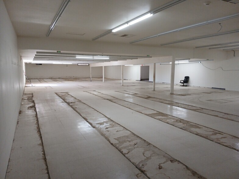 More Photos Of 6854 Adobe Rd, 29 Palms Lumberyard For Sale