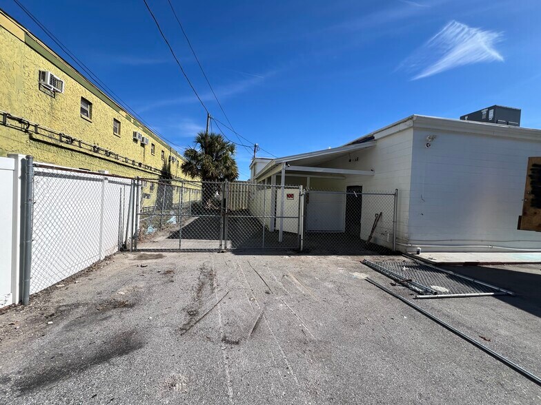 More Photos Of 3435 30th Ave N, Saint Petersburg Freestanding For Lease