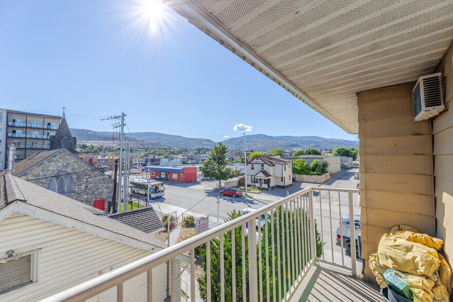 More Photos Of 157 Wade Av W, Penticton Apartments For Sale