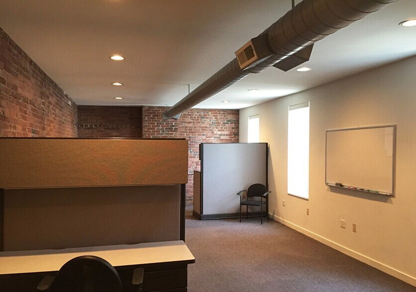 More Photos Of 1815-1819 E Carson St, Pittsburgh Storefront Retail Office For Lease