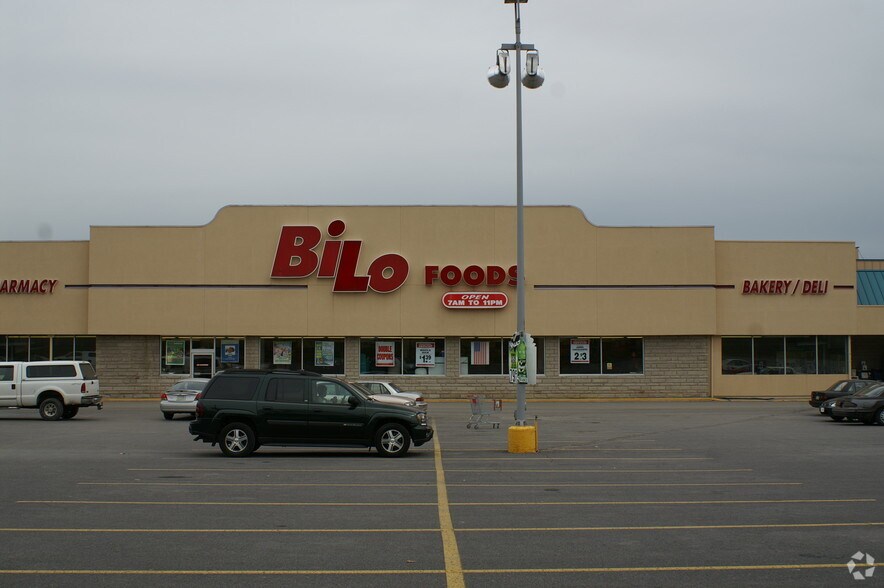 More Photos Of 100 N Main St, Du Bois Unknown For Lease