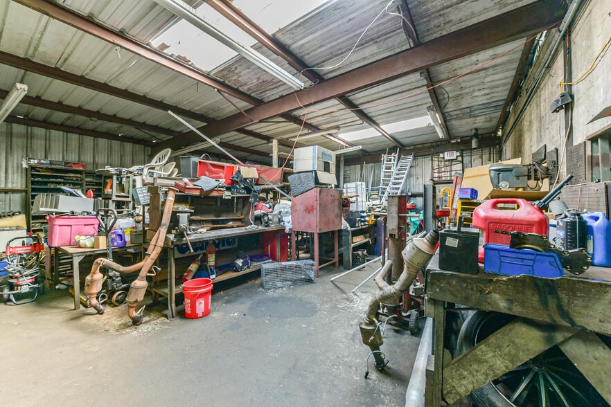 More Photos Of 2623 Berry Rd, Houston General Retail For Sale