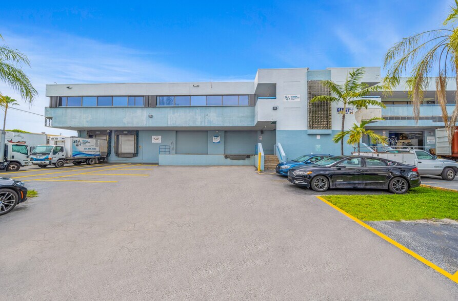 More Photos Of 7901-8195 NW 67th St, Miami Warehouse For Lease