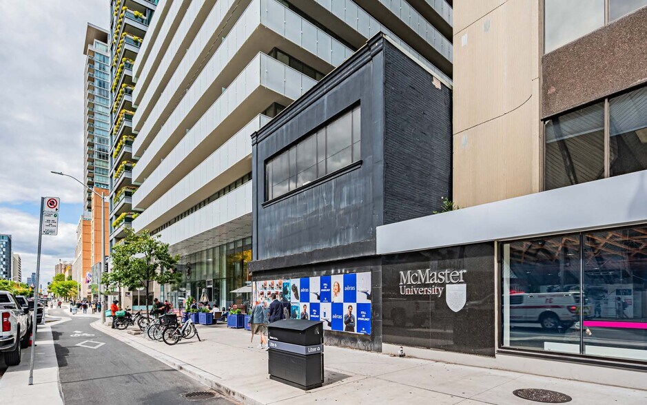 More Photos Of 192 Bloor St W, Toronto Storefront Retail Office For Lease