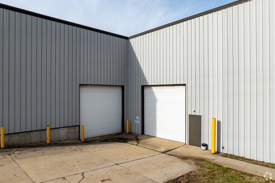 More Photos Of 31 Hunter Pl, Bellefontaine Warehouse For Lease