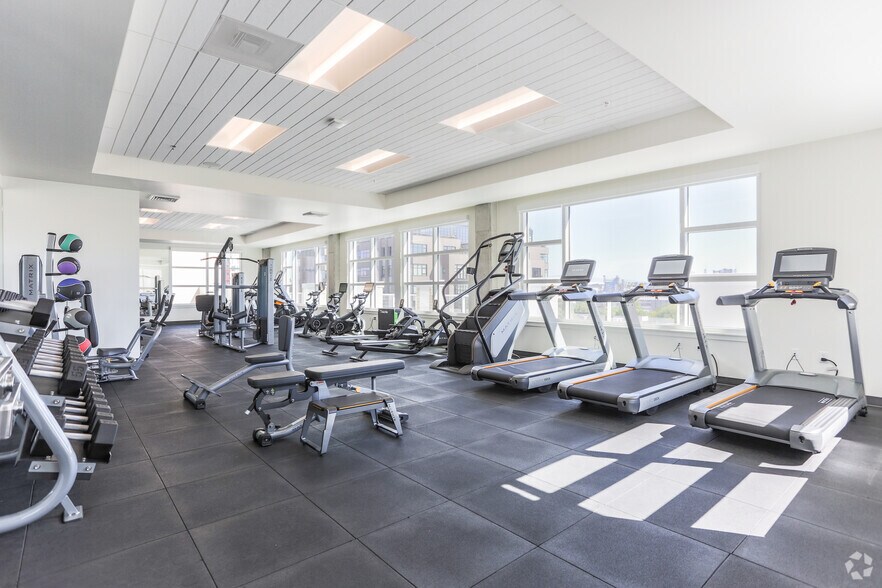 More Photos Of 255 NW 10th Ave, Portland Apartments For Lease