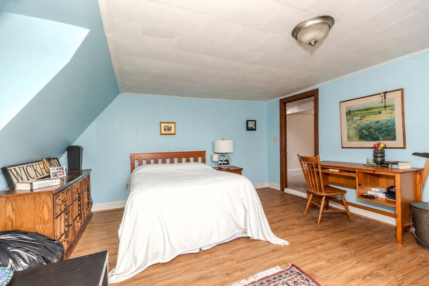 More Photos Of 80 Briarwood Ave, Middletown Apartments For Sale