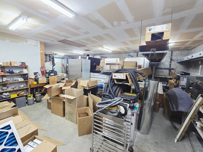 More Photos Of 4985 Palm Ave, Winter Park Light Manufacturing For Sale