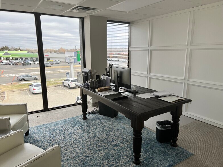 More Photos Of 6300 NW Expressway, Oklahoma City Office For Sale