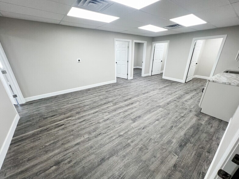 More Photos Of 4713 County Road 128, Midland Warehouse For Lease