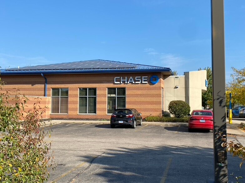 More Photos Of 1388 S US Highway 12, Fox Lake Storefront Retail Office For Sale