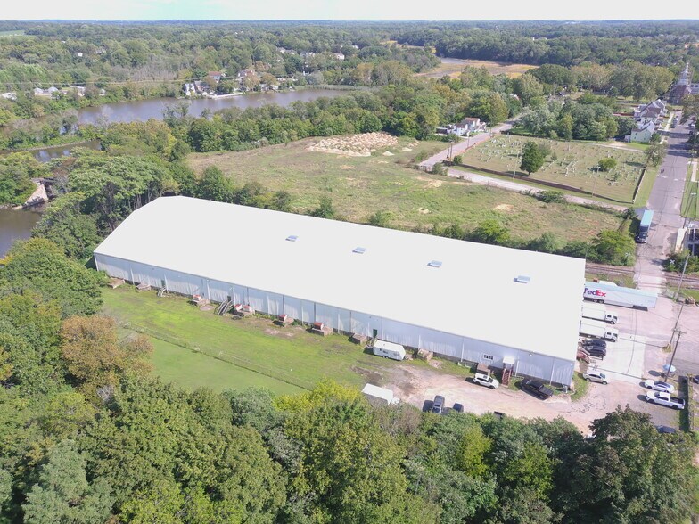 More Photos Of 313 Church St, Swedesboro Distribution For Lease