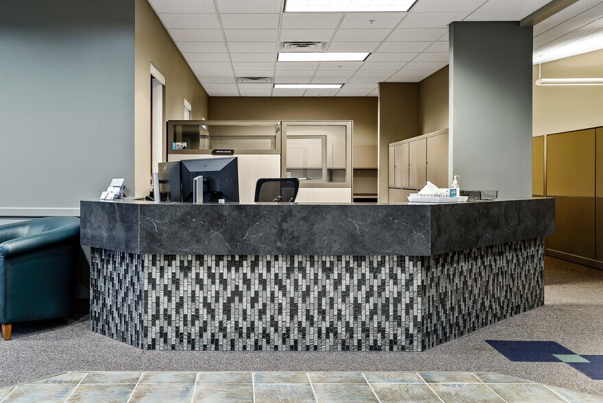 More Photos Of 4086 Legacy Pky, Lansing Office For Sale