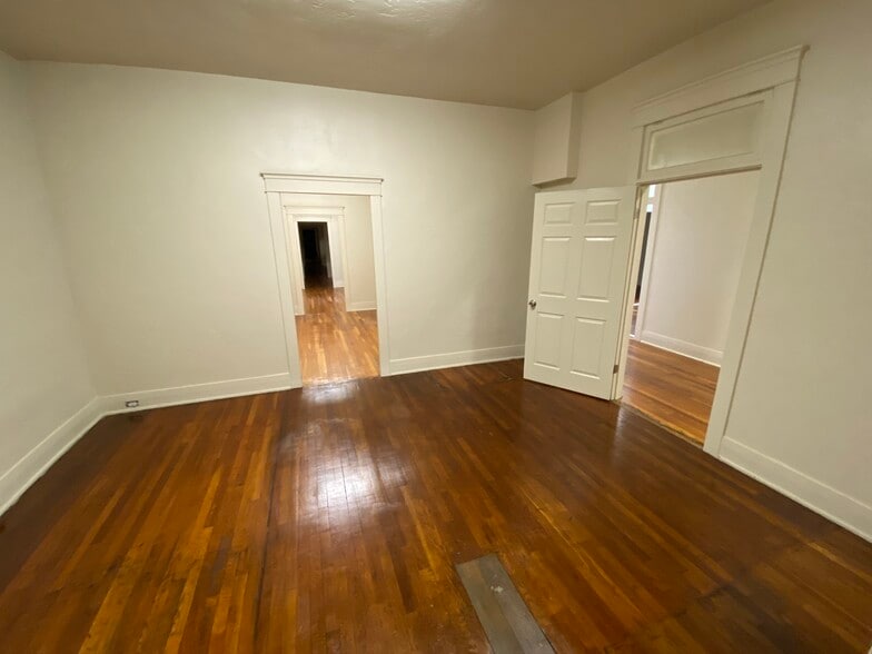 More Photos Of 125-129 N Main St, Porterville Storefront Retail Office For Lease