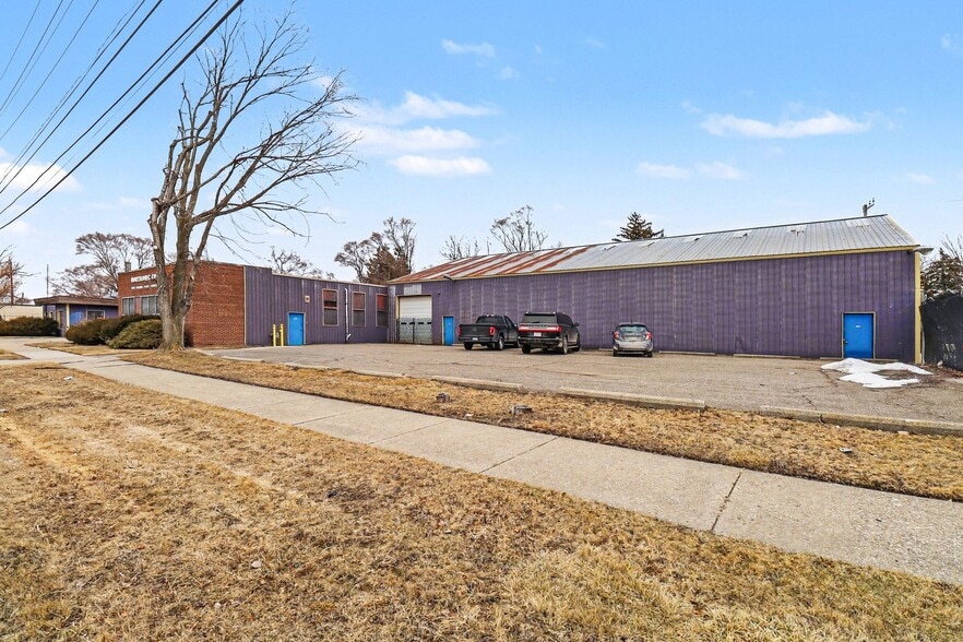 More Photos Of 20210 Sherwood St, Detroit Warehouse For Sale