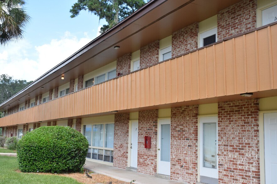 More Photos Of 1217 Park Ave, Orange Park Apartments For Sale