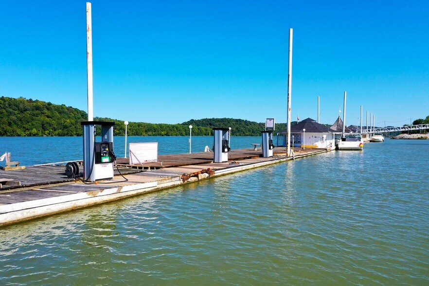 More Photos Of 1900 Victory Ln, Prospect Marina For Sale
