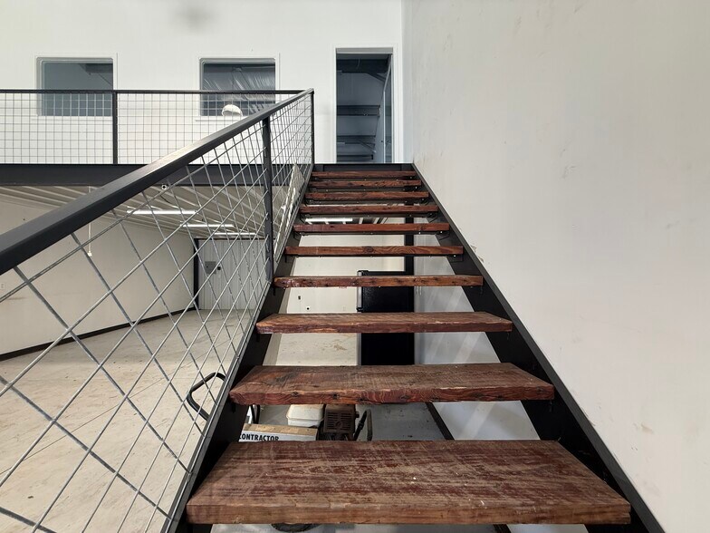 More Photos Of 1040 Park Ct, Greensboro Warehouse For Sale