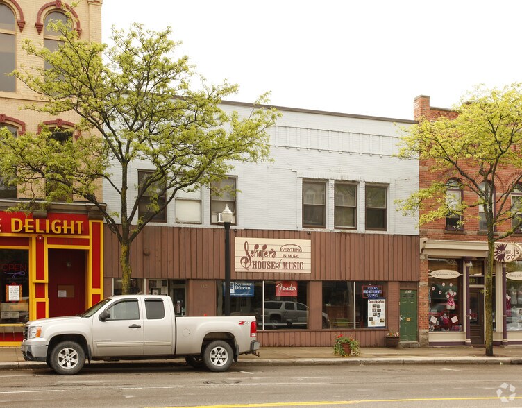 More Photos Of 113 W Grand River Ave, Howell Storefront Retail Residential For Sale