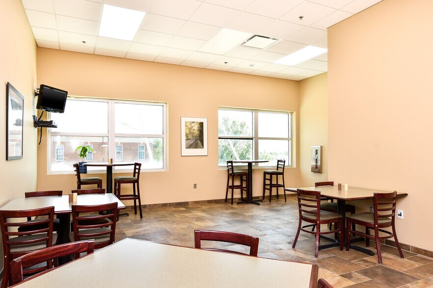 More Photos Of 306 E North St, Greenville Office For Lease