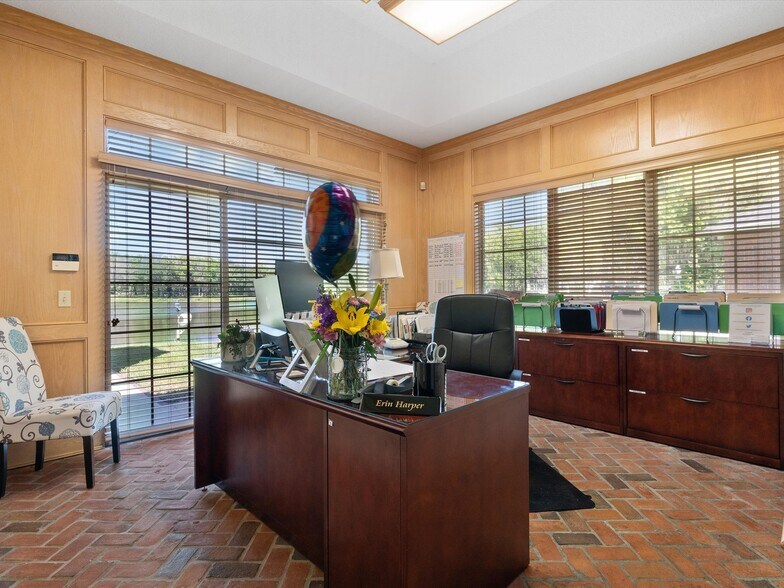 More Photos Of 15400 S US Highway 301, Summerfield Office For Sale