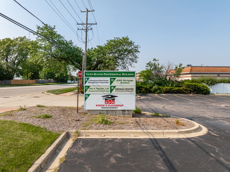 More Photos Of 2005 Bloomingdale Rd, Glendale Heights Office For Sale