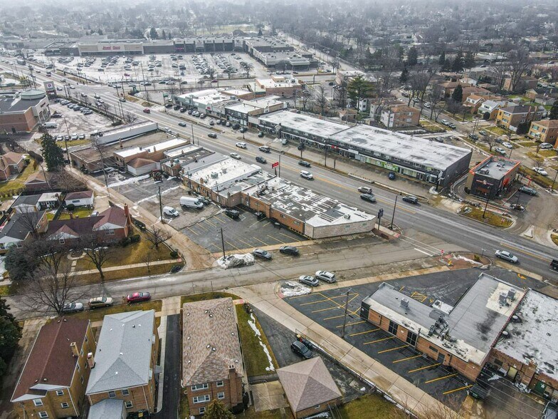 More Photos Of 8057 N Milwaukee Ave, Niles General Retail For Sale