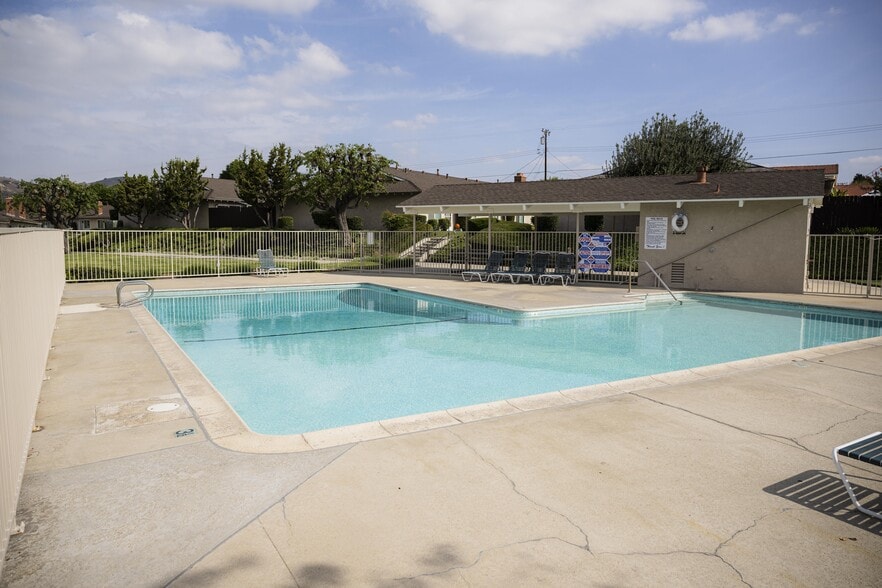More Photos Of 319 W Lambert Rd, Brea Apartments For Sale