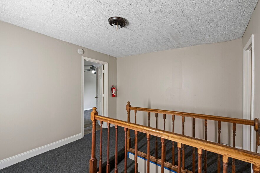 More Photos Of 4928 Marlboro Pike, Capitol Heights General Retail For Lease