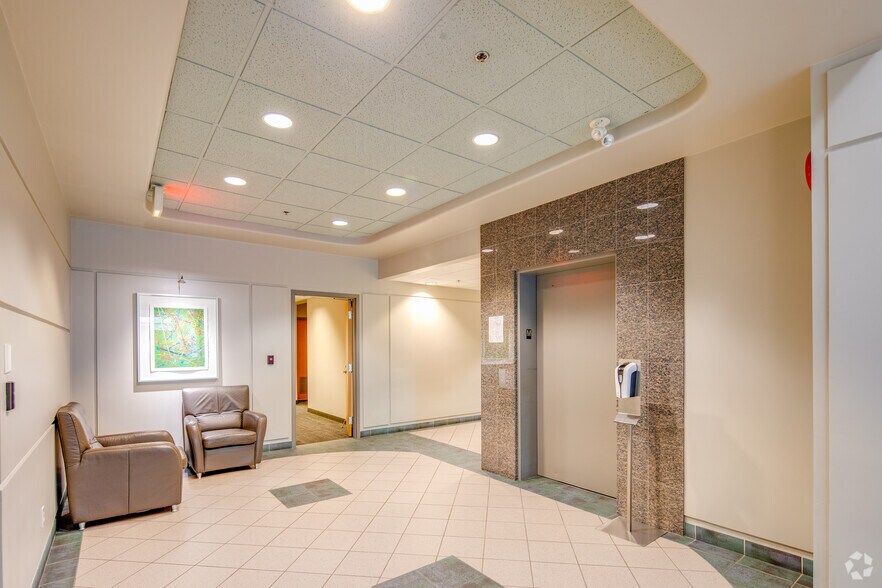 More Photos Of 13351 Commerce Pky, Richmond Office For Lease