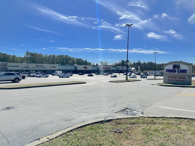 More Photos Of 1123-1129 W Ogeechee St, Sylvania General Retail For Lease