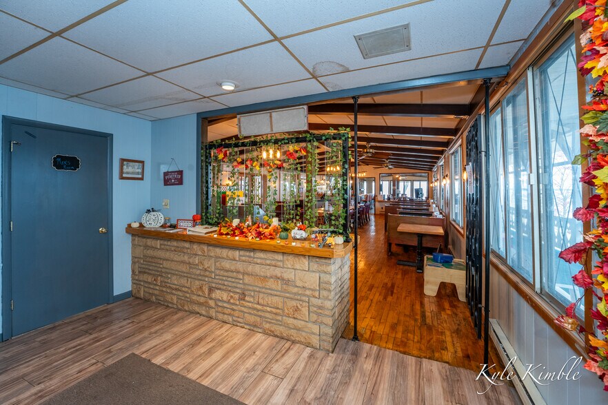 More Photos Of 104 W Houghton Lake Dr, Prudenville Hotel For Sale