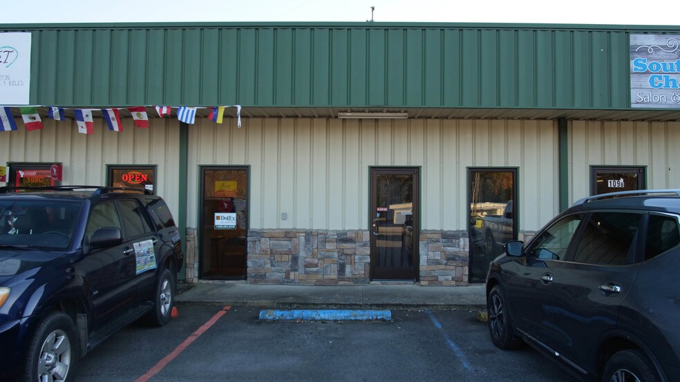 More Photos Of 109 Highway 52 E, Portland Convenience Store For Lease