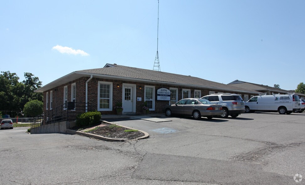 More Photos Of 13839 S Mur-Len Rd, Olathe Medical For Lease