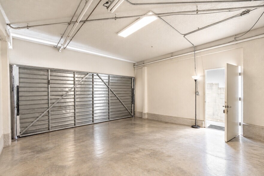 More Photos Of 1631 Granville Ave, Los Angeles Apartments For Sale