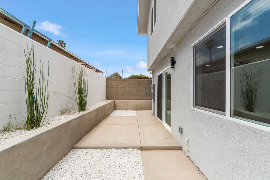 More Photos Of 2956 Ulric St, San Diego Apartments For Sale