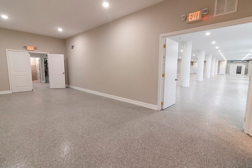 More Photos Of 2613 W Hunting Park Ave, Philadelphia Light Distribution For Lease