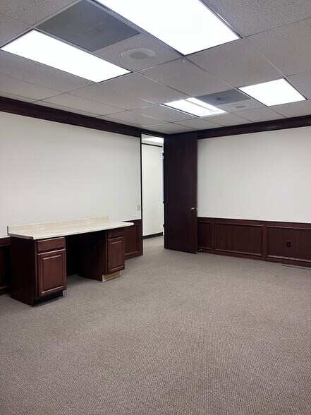 More Photos Of 5702 S Staples, Corpus Christi Unknown For Lease