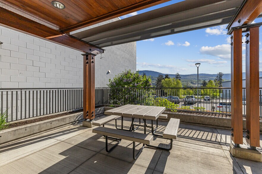 More Photos Of 9611 Highway 97, Lake Country Loft Creative Space For Sale