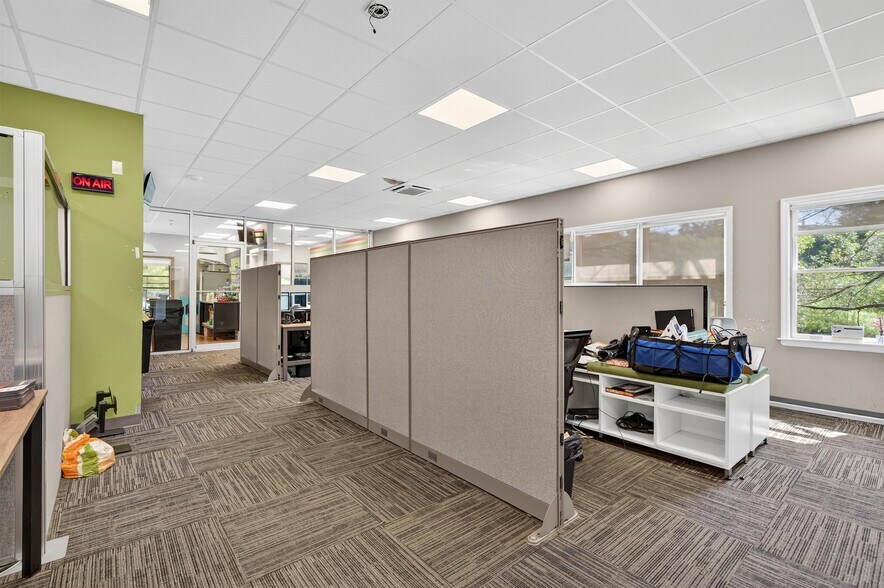 More Photos Of 11 Abrams Rd, Central Valley Office For Sale