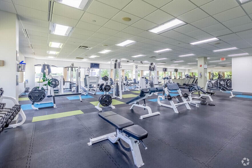 More Photos Of 4555 Lake Forest Dr, Blue Ash Office For Lease