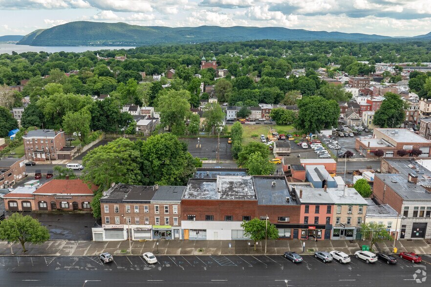 More Photos Of 245 Broadway, Newburgh Storefront Retail Office For Lease