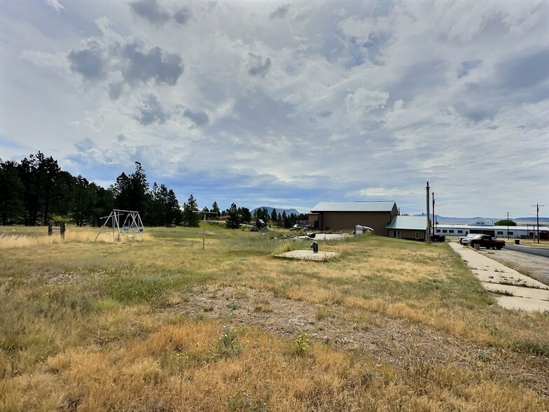 More Photos Of 130 Commercial Ln, Sundance Office For Sale