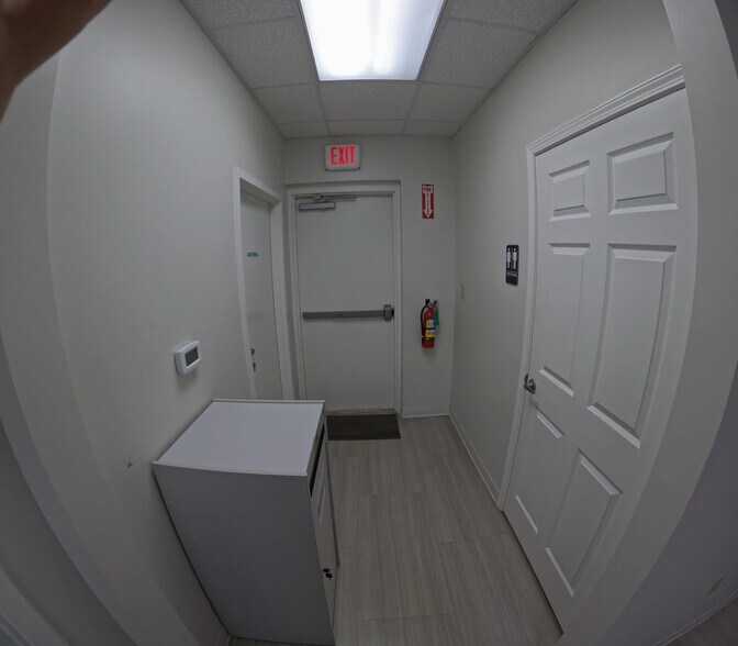 More Photos Of 11870 Cranston Dr, Arlington Office For Lease